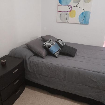 Hermoso apartamento frente aeropuerto de Isla Verde. San Juan Exterior foto